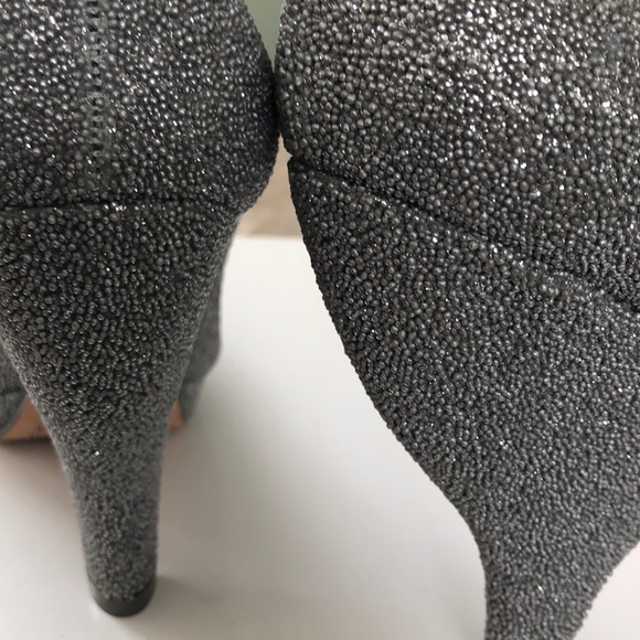 Alice and Olivia by Stacy Bendent pumps - Picture 4 of 4